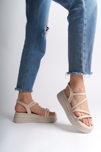 NATALIE İnce Tokalı Şerit Detaylı Ortopedik Taban Kadın Sandalet CKT - Krem NATALIE İnce Tokalı Şerit Detaylı Ortopedik Taban Kadın Sandalet CKT - Krem